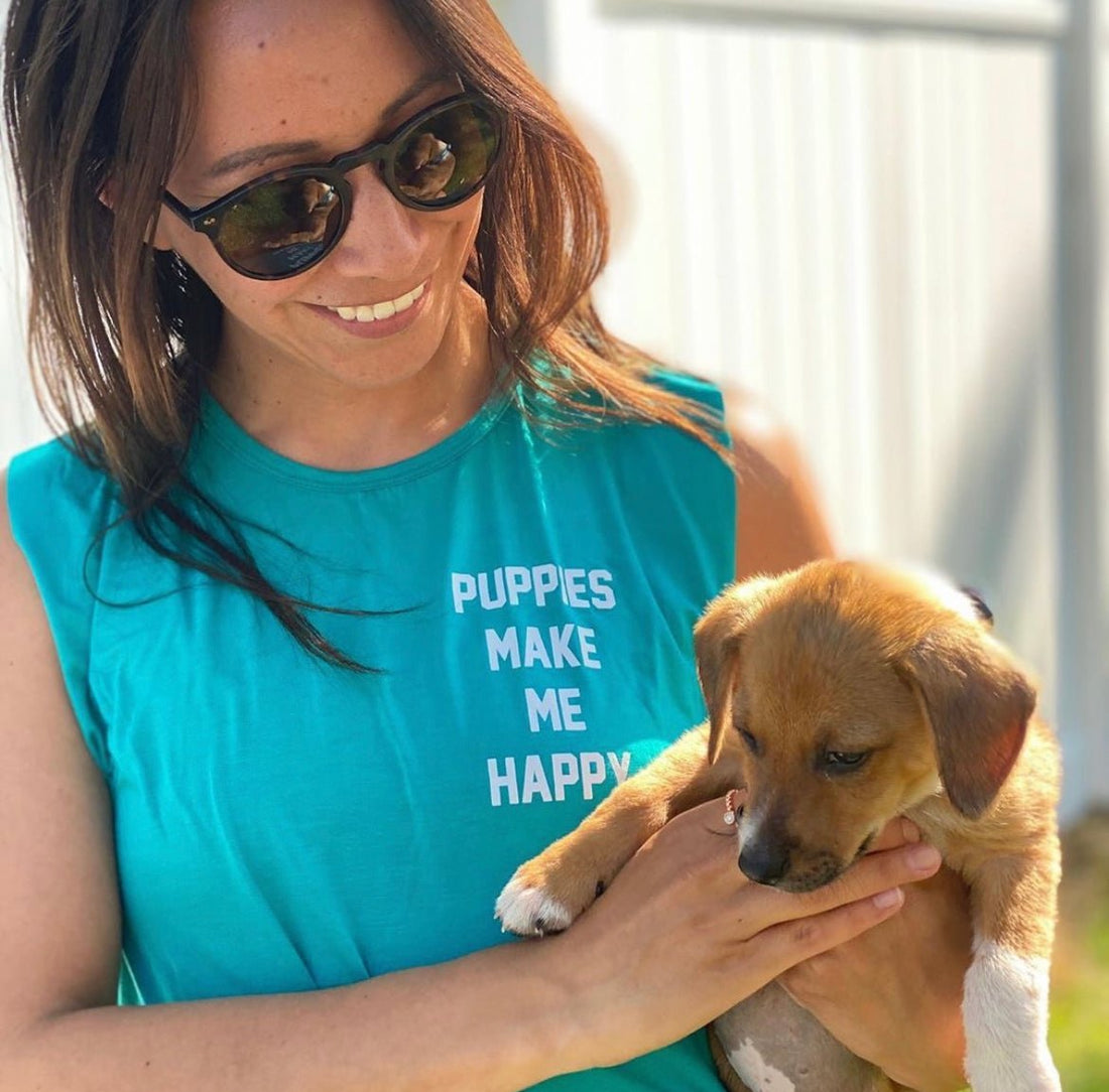 Motto Crop Top | Present for Dog Lovers - Puppies Make Me Happy